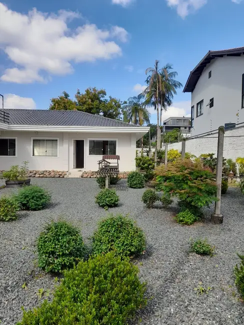 Foto 2 de Casa com 3 quartos à venda, 170m2 em América, Joinville - SC