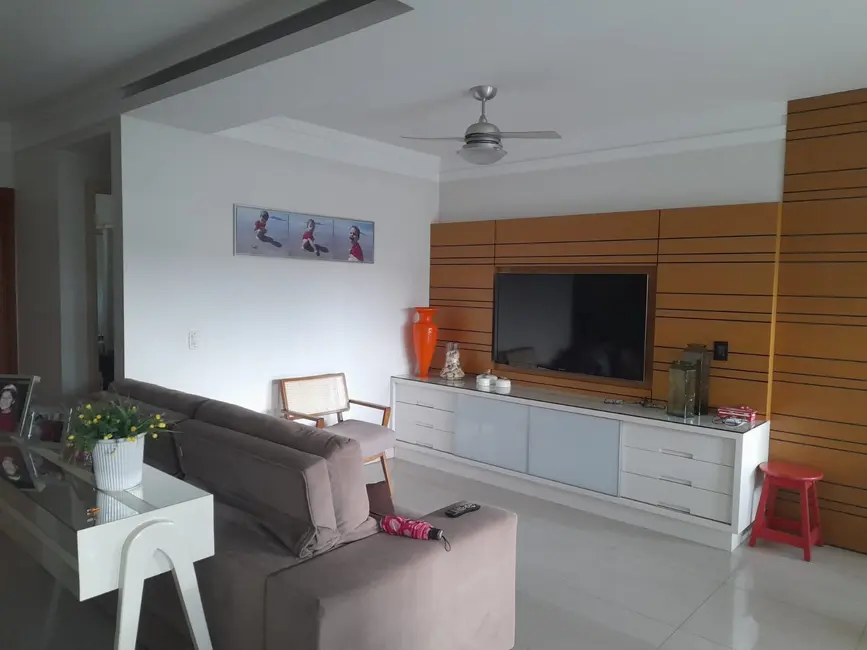 Casa com 3 quartos à venda, 170m2 em América, Joinville - SC - imagem 9 Foto 9 de Casa com 3 quartos à venda, 170m2 em América, Joinville - SC