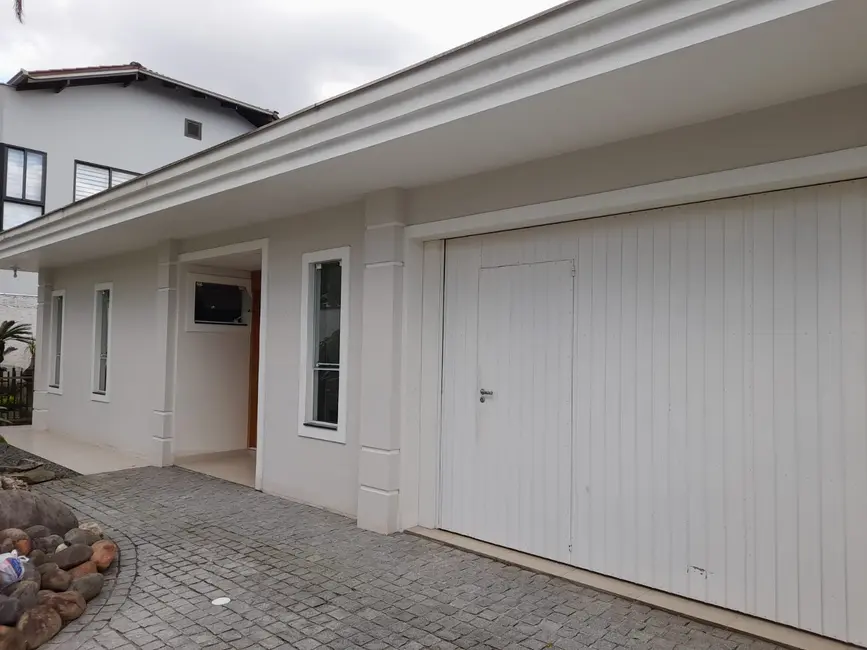 Casa com 3 quartos à venda, 170m2 em América, Joinville - SC - imagem 6 Foto 6 de Casa com 3 quartos à venda, 170m2 em América, Joinville - SC