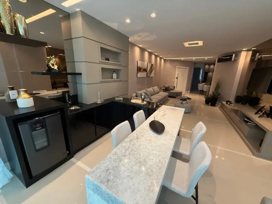 Foto 1 de Apartamento com 3 quartos à venda, 135m2 em Centro, Balneario Camboriu - SC