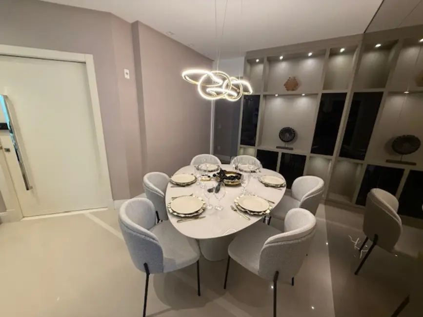 Foto 2 de Apartamento com 3 quartos à venda, 135m2 em Centro, Balneario Camboriu - SC