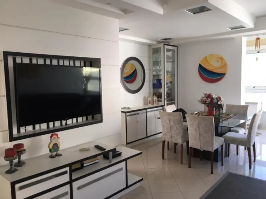 Apartamento com 3 quartos à venda, 130m2 em Centro, Balneario Camboriu - SC - imagem 1 Foto 1 de Apartamento com 3 quartos à venda, 130m2 em Centro, Balneario Camboriu - SC