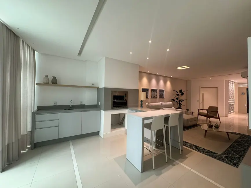 Apartamento com 3 quartos à venda, 134m2 em Centro, Balneario Camboriu - SC - imagem 5 Foto 5 de Apartamento com 3 quartos à venda, 134m2 em Centro, Balneario Camboriu - SC
