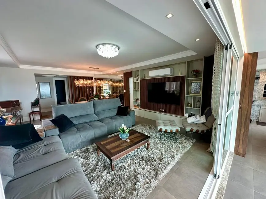 Foto 2 de Apartamento com 3 quartos à venda, 230m2 em Centro, Balneario Camboriu - SC