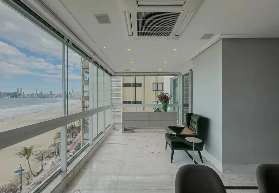 Apartamento com 3 quartos à venda, 317m2 em Centro, Balneario Camboriu - SC - imagem 3 Foto 3 de Apartamento com 3 quartos à venda, 317m2 em Centro, Balneario Camboriu - SC