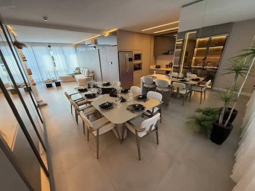 Apartamento com 4 quartos à venda, 149m2 em Centro, Balneario Camboriu - SC - imagem 1 Foto 1 de Apartamento com 4 quartos à venda, 149m2 em Centro, Balneario Camboriu - SC