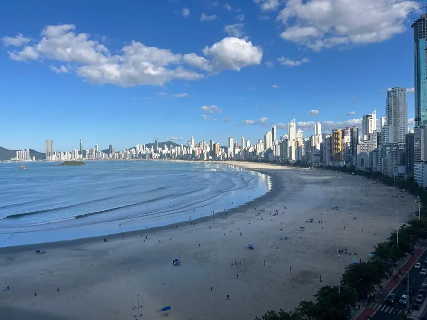 Foto 1 de Apartamento com 3 quartos à venda, 182m2 em Pioneiros, Balneario Camboriu - SC