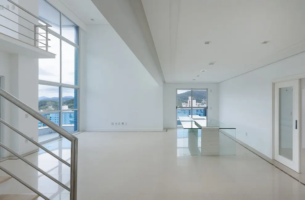 Foto 2 de Apartamento com 2 quartos à venda, 252m2 em Centro, Balneario Camboriu - SC