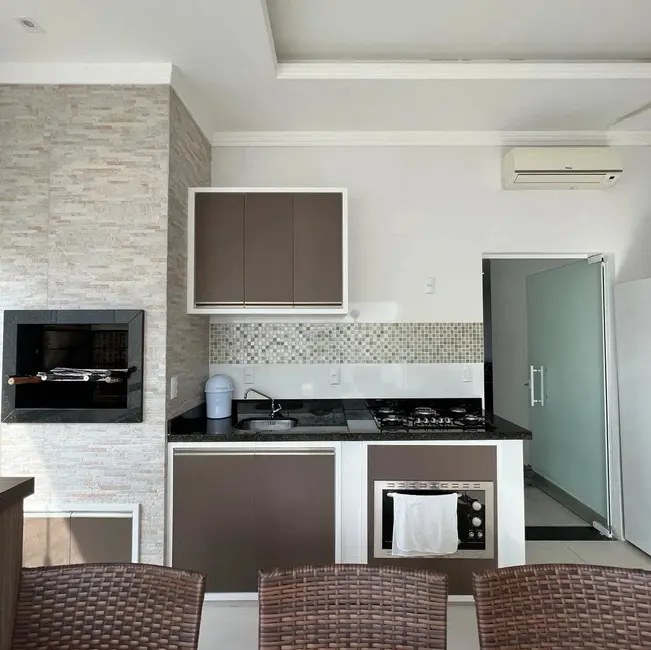 Apartamento com 3 quartos à venda, 117m2 em Praia dos Amores, Balneario Camboriu - SC - imagem 3 Foto 3 de Apartamento com 3 quartos à venda, 117m2 em Praia dos Amores, Balneario Camboriu - SC