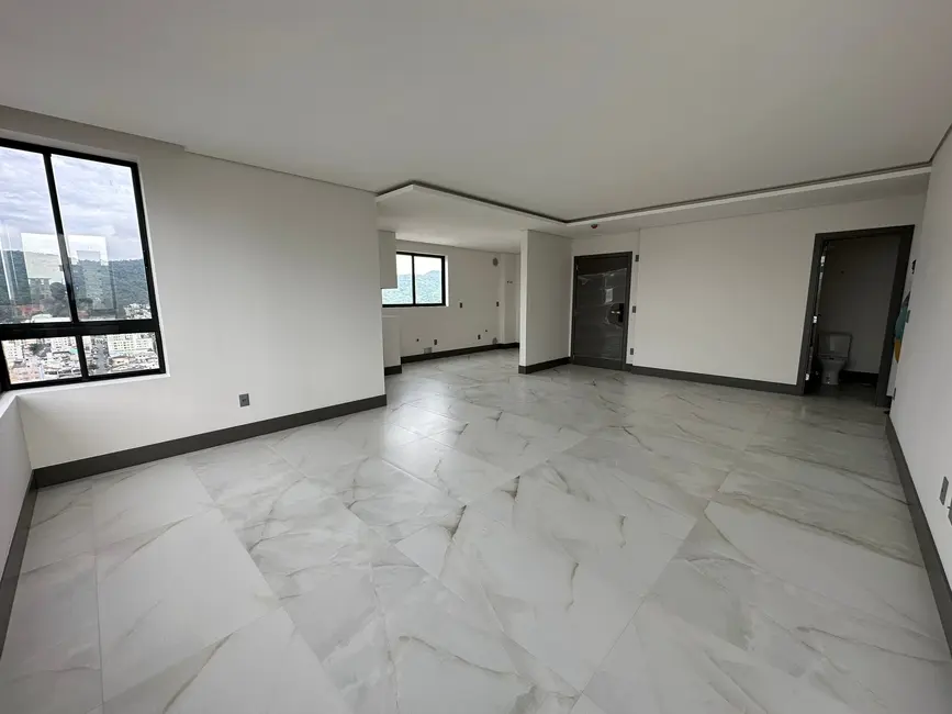 Apartamento com 3 quartos à venda, 135m2 em Centro, Balneario Camboriu - SC - imagem 3 Foto 3 de Apartamento com 3 quartos à venda, 135m2 em Centro, Balneario Camboriu - SC