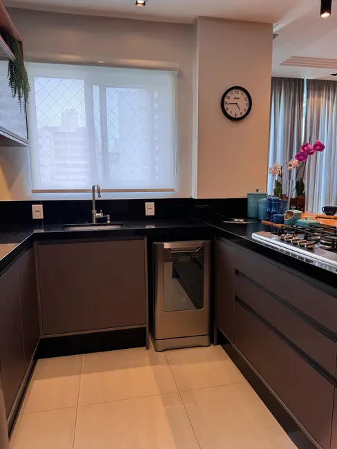 Apartamento com 3 quartos à venda, 136m2 em Centro, Balneario Camboriu - SC - imagem 7 Foto 7 de Apartamento com 3 quartos à venda, 136m2 em Centro, Balneario Camboriu - SC