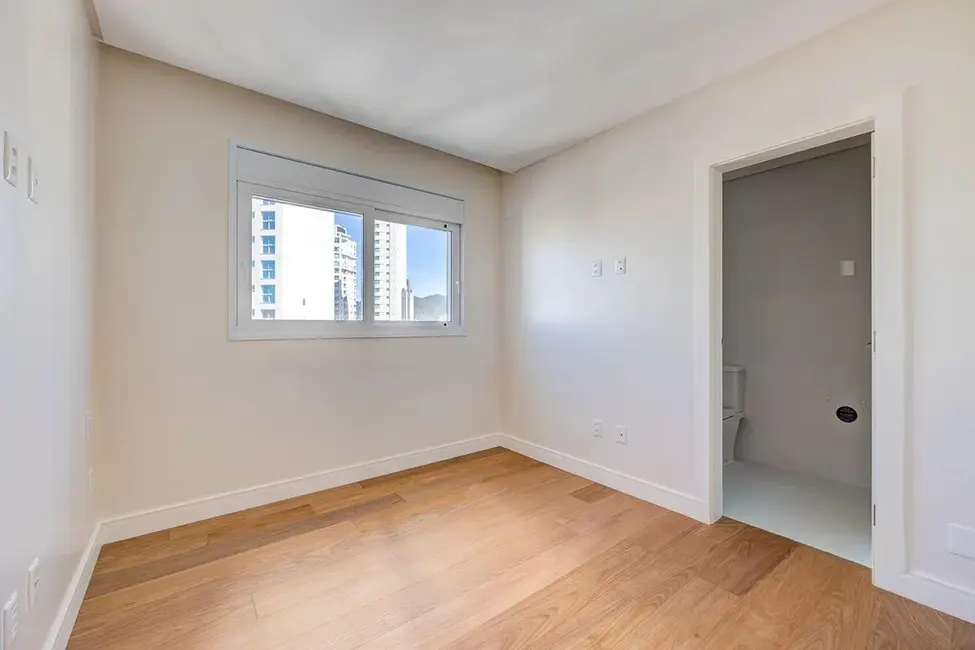 Apartamento com 3 quartos à venda, 160m2 em Pioneiros, Balneario Camboriu - SC - imagem 6 Foto 6 de Apartamento com 3 quartos à venda, 160m2 em Pioneiros, Balneario Camboriu - SC