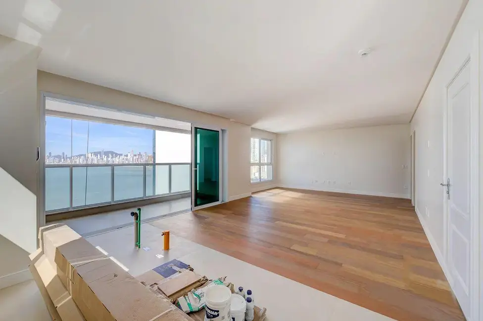 Apartamento com 3 quartos à venda, 160m2 em Pioneiros, Balneario Camboriu - SC - imagem 4 Foto 4 de Apartamento com 3 quartos à venda, 160m2 em Pioneiros, Balneario Camboriu - SC