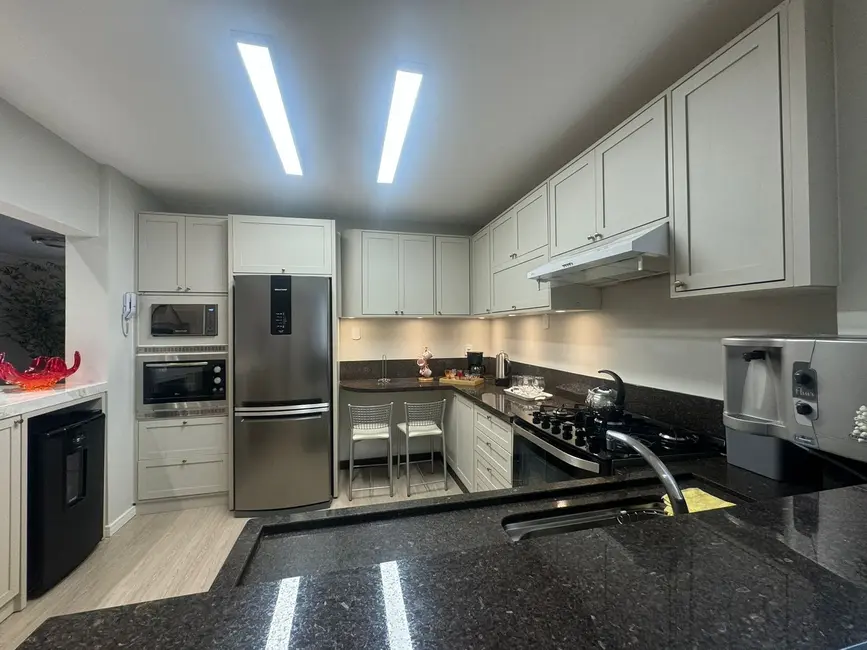 Foto 8 de Apartamento com 3 quartos para alugar, 135m2 em Centro, Balneario Camboriu - SC