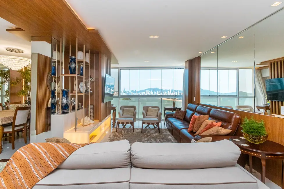 Foto 4 de Apartamento com 4 quartos à venda, 200m2 em Pioneiros, Balneario Camboriu - SC