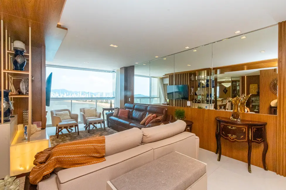 Foto 8 de Apartamento com 4 quartos à venda, 200m2 em Pioneiros, Balneario Camboriu - SC