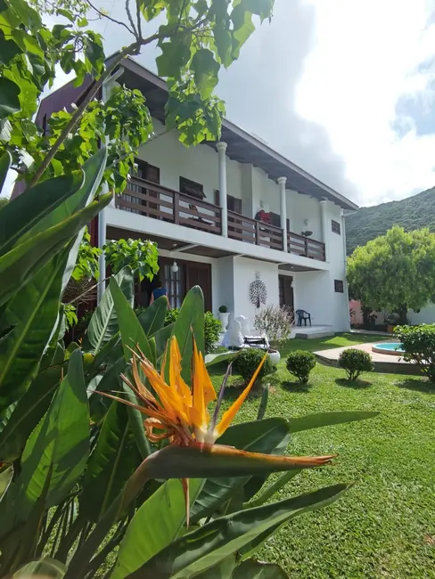 Foto 1 de Casa com 5 quartos à venda, 500m2 em Praia das Taquaras, Balneario Camboriu - SC