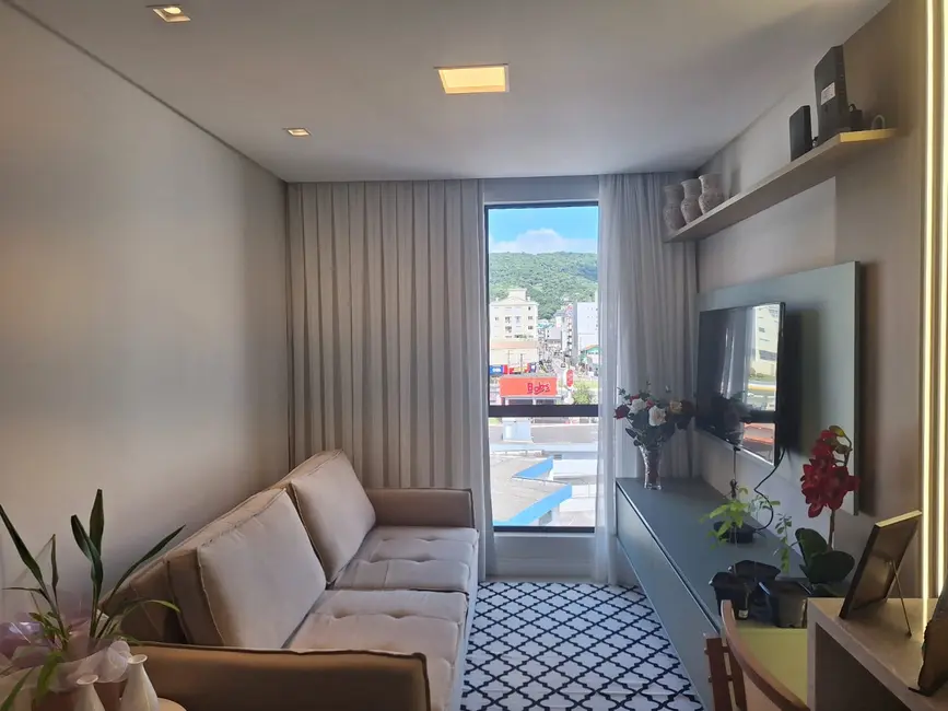 Foto 2 de Apartamento com 2 quartos à venda, 64m2 em Nações, Balneario Camboriu - SC