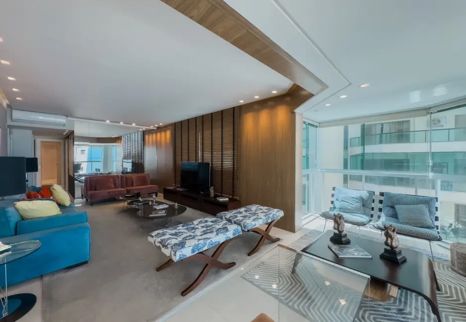 Apartamento com 3 quartos à venda, 156m2 em Centro, Balneario Camboriu - SC - imagem 8 Foto 8 de Apartamento com 3 quartos à venda, 156m2 em Centro, Balneario Camboriu - SC