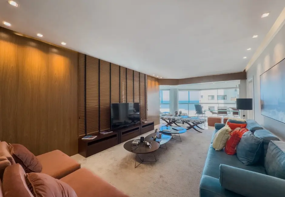 Apartamento com 3 quartos à venda, 156m2 em Centro, Balneario Camboriu - SC - imagem 3 Foto 3 de Apartamento com 3 quartos à venda, 156m2 em Centro, Balneario Camboriu - SC