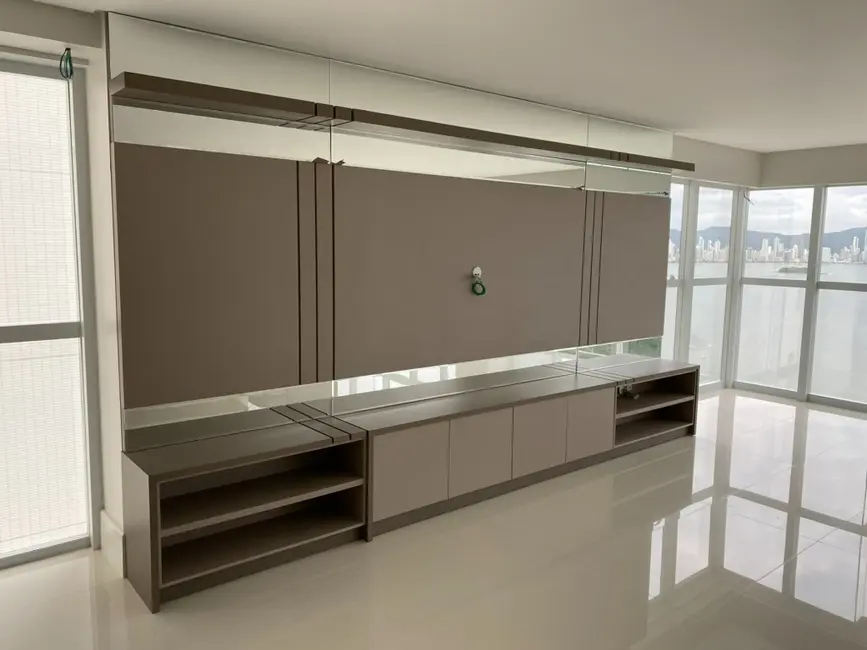 Apartamento com 4 quartos à venda, 237m2 em Centro, Balneario Camboriu - SC - imagem 7 Foto 7 de Apartamento com 4 quartos à venda, 237m2 em Centro, Balneario Camboriu - SC