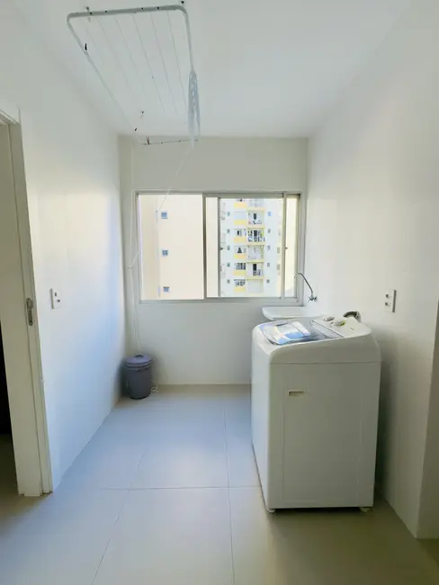 Apartamento com 3 quartos para alugar, 120m2 em Centro, Balneario Camboriu - SC - imagem 9 Foto 9 de Apartamento com 3 quartos para alugar, 120m2 em Centro, Balneario Camboriu - SC