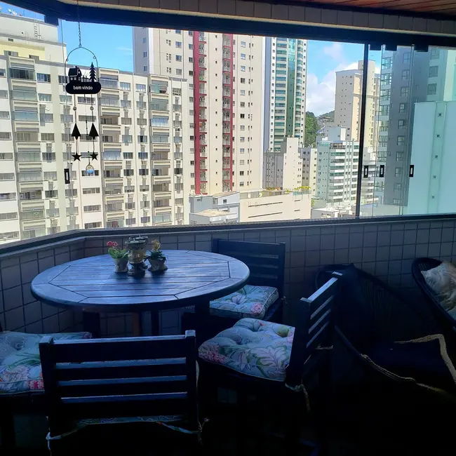 Apartamento com 2 quartos para alugar, 120m2 em Centro, Balneario Camboriu - SC - imagem 3 Foto 3 de Apartamento com 2 quartos para alugar, 120m2 em Centro, Balneario Camboriu - SC