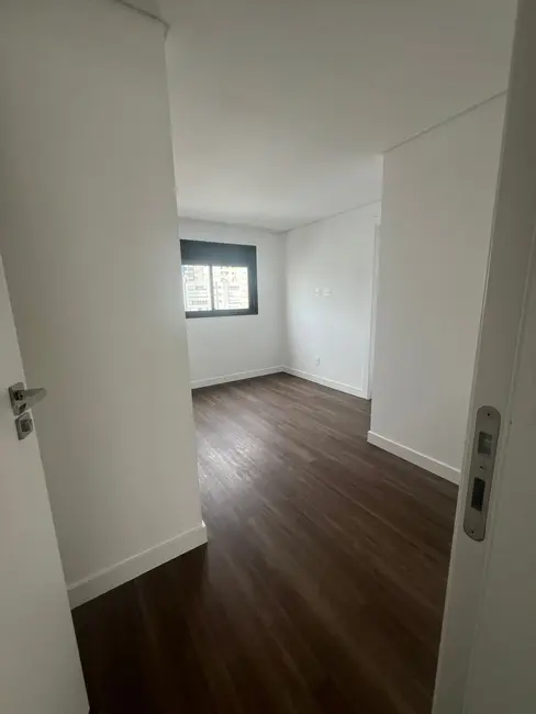 Apartamento com 3 quartos à venda, 105m2 em Centro, Balneario Camboriu - SC - imagem 8 Foto 8 de Apartamento com 3 quartos à venda, 105m2 em Centro, Balneario Camboriu - SC