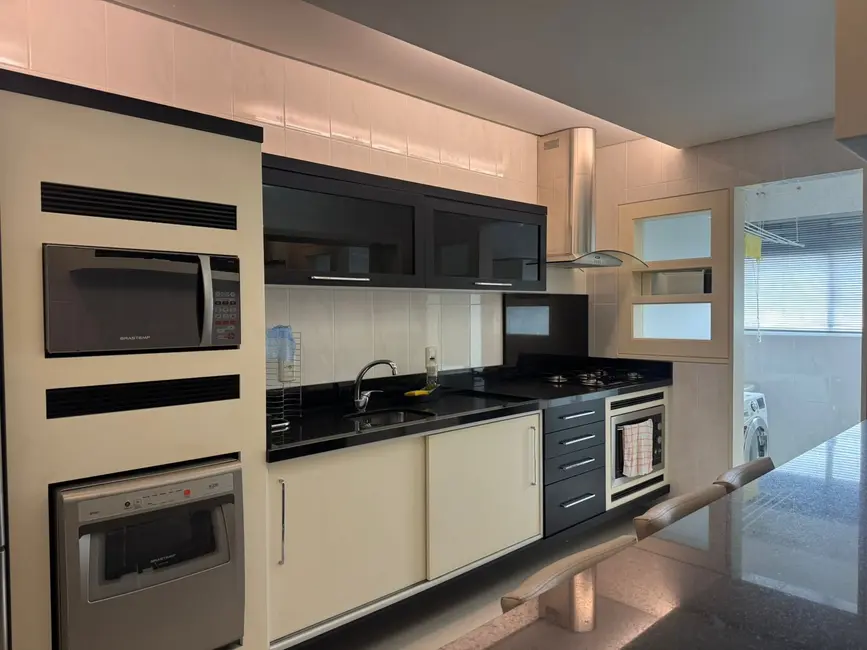 Apartamento com 2 quartos à venda, 100m2 em Centro, Balneario Camboriu - SC - imagem 6 Foto 6 de Apartamento com 2 quartos à venda, 100m2 em Centro, Balneario Camboriu - SC