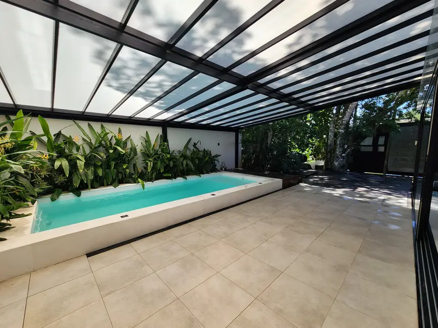 Casa de Condomínio com 4 quartos à venda, 437m2 em Barra, Balneario Camboriu - SC - imagem 5 Foto 5 de Casa de Condomínio com 4 quartos à venda, 437m2 em Barra, Balneario Camboriu - SC