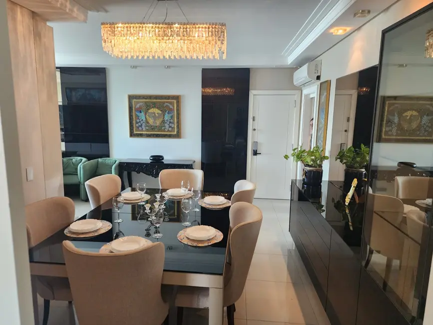 Apartamento com 4 quartos à venda, 144m2 em Centro, Balneario Camboriu - SC - imagem 3 Foto 3 de Apartamento com 4 quartos à venda, 144m2 em Centro, Balneario Camboriu - SC