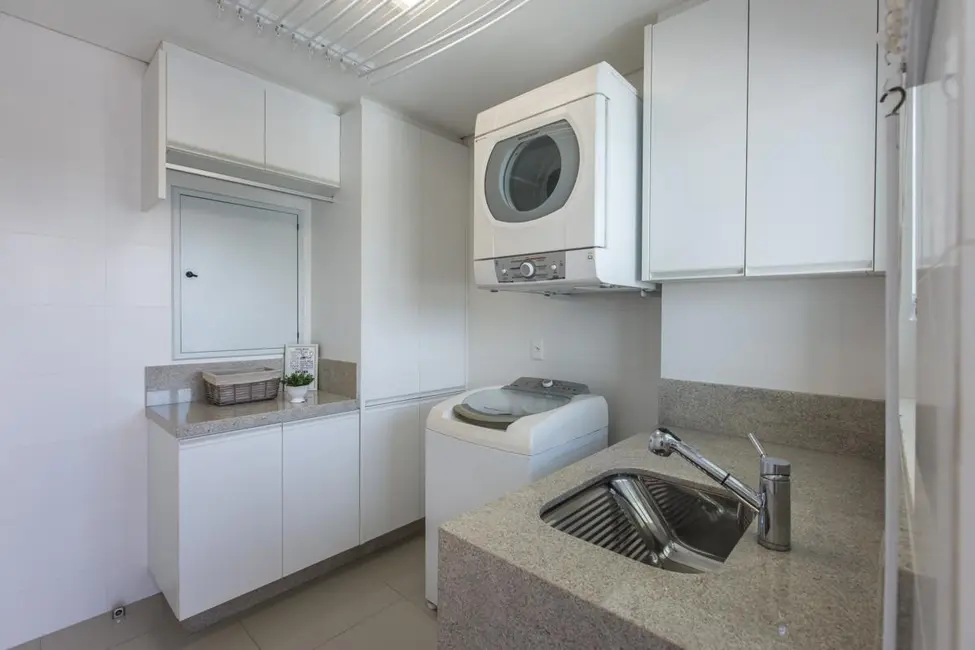 Apartamento com 4 quartos à venda, 144m2 em Centro, Balneario Camboriu - SC - imagem 9 Foto 9 de Apartamento com 4 quartos à venda, 144m2 em Centro, Balneario Camboriu - SC