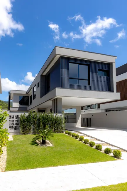 Foto 1 de Casa de Condomínio com 3 quartos à venda, 288m2 em Santa Regina, Camboriu - SC