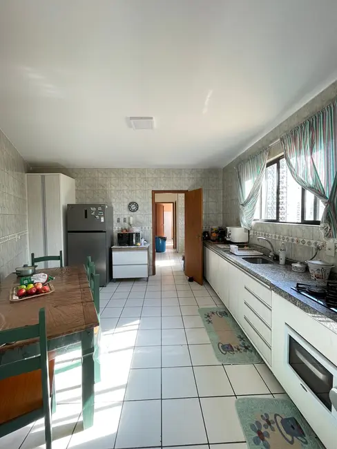 Apartamento com 4 quartos à venda, 308m2 em Centro, Balneario Camboriu - SC - imagem 9 Foto 9 de Apartamento com 4 quartos à venda, 308m2 em Centro, Balneario Camboriu - SC