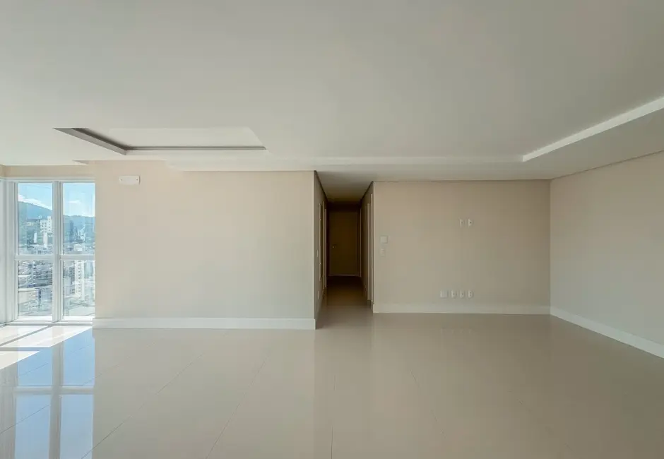 Apartamento com 3 quartos à venda, 114m2 em Centro, Balneario Camboriu - SC - imagem 9 Foto 9 de Apartamento com 3 quartos à venda, 114m2 em Centro, Balneario Camboriu - SC