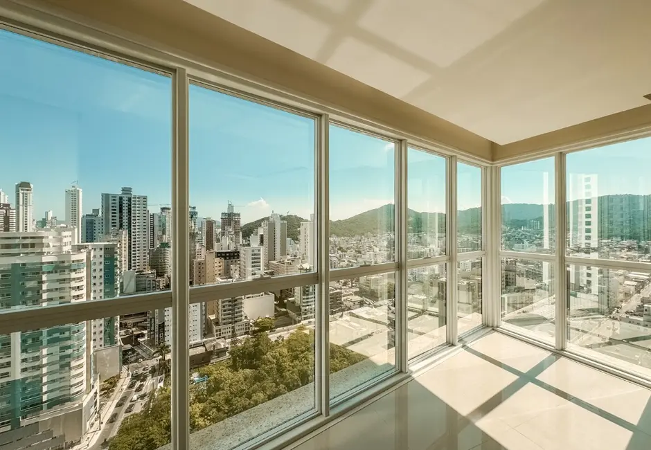 Apartamento com 3 quartos à venda, 114m2 em Centro, Balneario Camboriu - SC - imagem 4 Foto 4 de Apartamento com 3 quartos à venda, 114m2 em Centro, Balneario Camboriu - SC