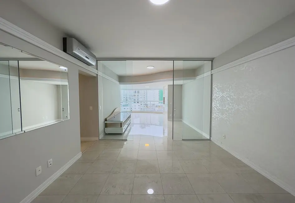 Foto 5 de Apartamento com 3 quartos à venda, 138m2 em Centro, Balneario Camboriu - SC