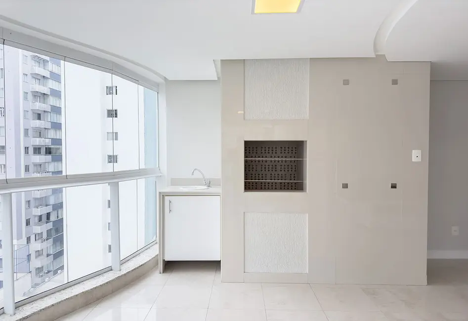 Foto 3 de Apartamento com 3 quartos à venda, 138m2 em Centro, Balneario Camboriu - SC