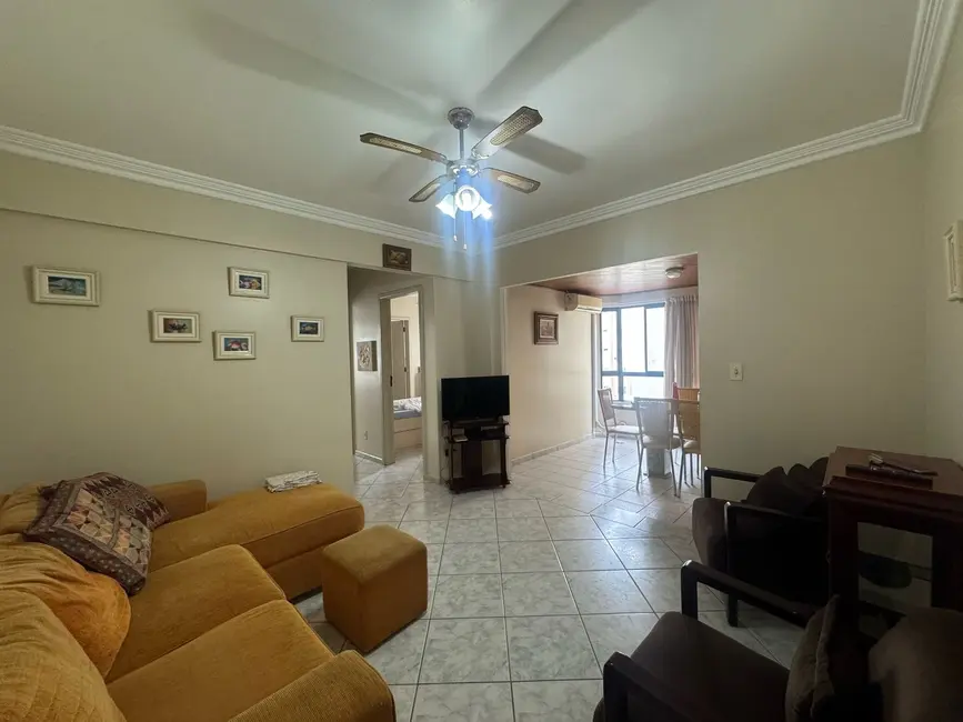 Apartamento com 2 quartos à venda, 80m2 em Centro, Balneario Camboriu - SC - imagem 4 Foto 4 de Apartamento com 2 quartos à venda, 80m2 em Centro, Balneario Camboriu - SC