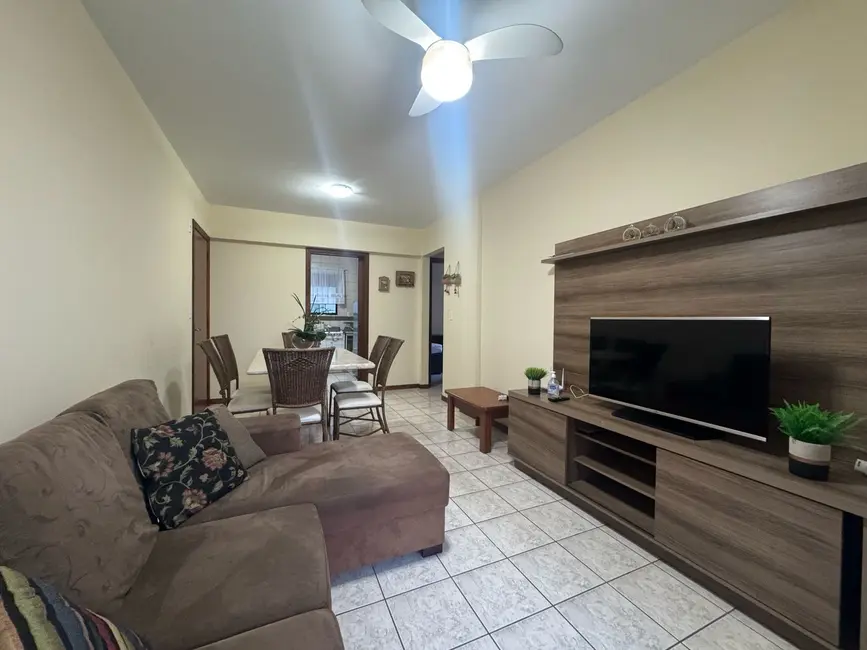 Apartamento com 2 quartos para alugar, 70m2 em Centro, Balneario Camboriu - SC - imagem 2 Foto 2 de Apartamento com 2 quartos para alugar, 70m2 em Centro, Balneario Camboriu - SC