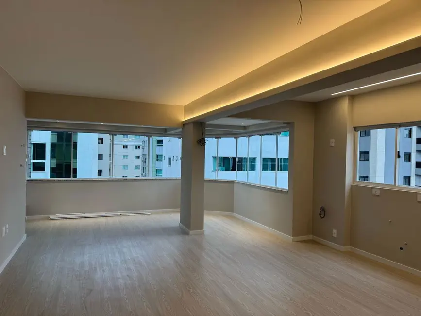 Foto 1 de Apartamento com 1 quarto à venda, 76m2 em Centro, Balneario Camboriu - SC