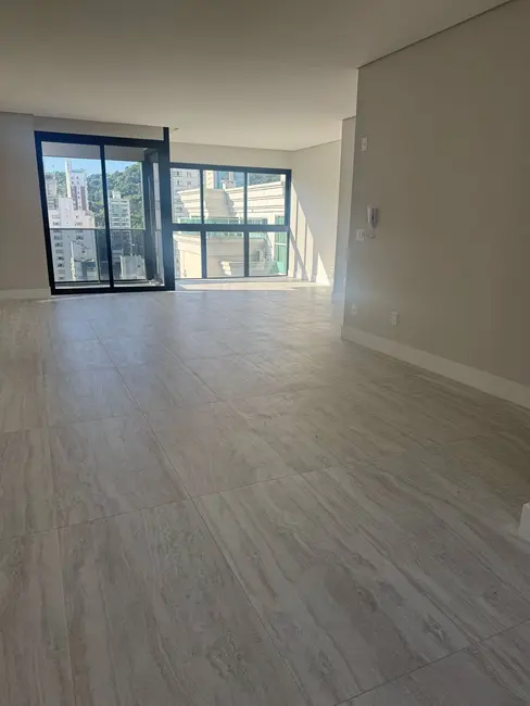 Apartamento com 4 quartos à venda, 146m2 em Pioneiros, Balneario Camboriu - SC - imagem 3 Foto 3 de Apartamento com 4 quartos à venda, 146m2 em Pioneiros, Balneario Camboriu - SC