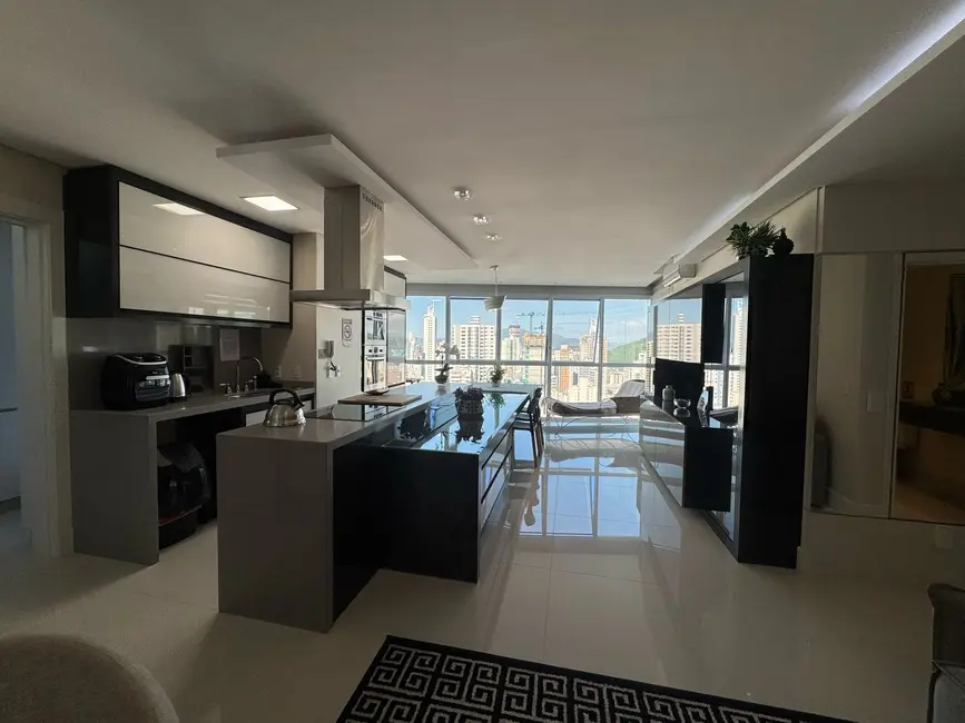 Apartamento com 2 quartos à venda e para alugar, 114m2 em Centro, Balneario Camboriu - SC - imagem 5 Foto 5 de Apartamento com 2 quartos à venda e para alugar, 114m2 em Centro, Balneario Camboriu - SC