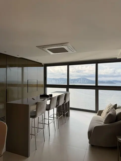 Apartamento com 2 quartos para alugar, 230m2 em Centro, Balneario Camboriu - SC - imagem 3 Foto 3 de Apartamento com 2 quartos para alugar, 230m2 em Centro, Balneario Camboriu - SC