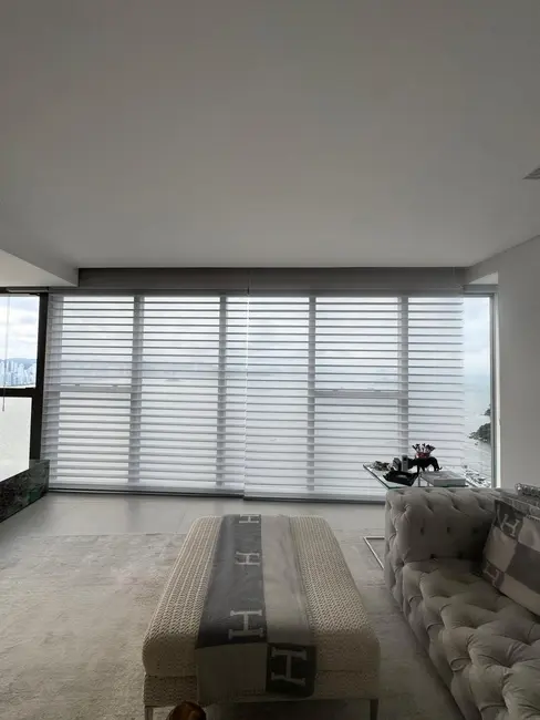 Apartamento com 2 quartos para alugar, 230m2 em Centro, Balneario Camboriu - SC - imagem 4 Foto 4 de Apartamento com 2 quartos para alugar, 230m2 em Centro, Balneario Camboriu - SC