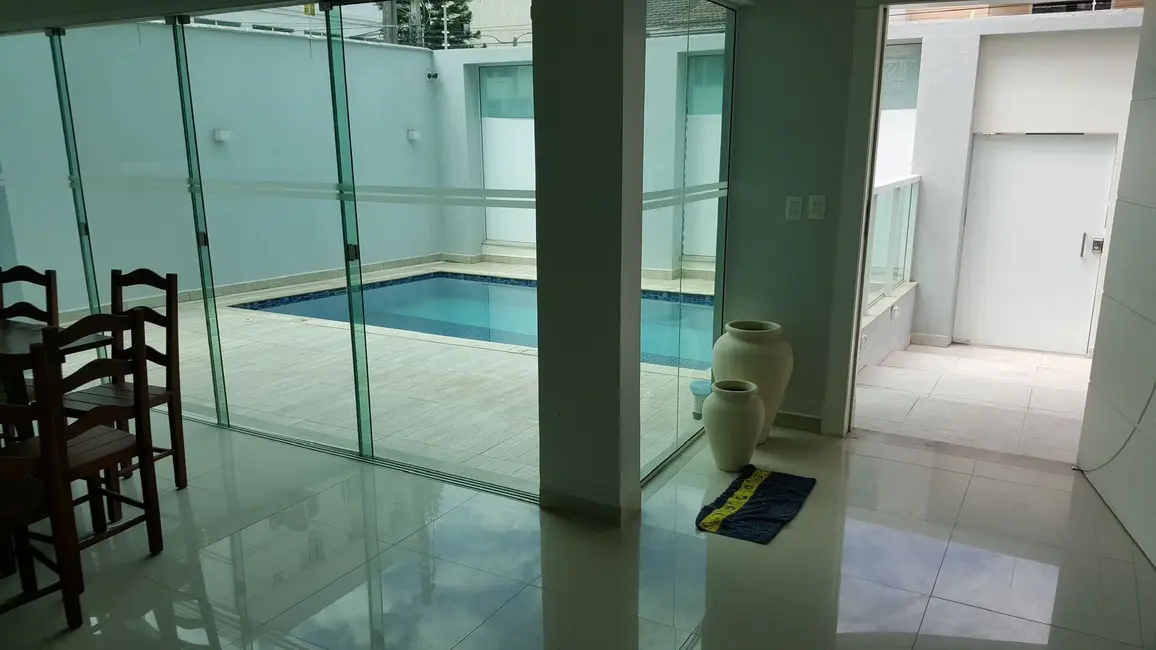 Casa com 3 quartos à venda, 300m2 em Nações, Balneario Camboriu - SC - imagem 4 Foto 4 de Casa com 3 quartos à venda, 300m2 em Nações, Balneario Camboriu - SC