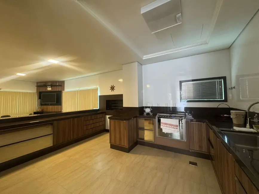 Casa com 3 quartos à venda, 720m2 em Cabeçudas, Itajai - SC - imagem 6 Foto 6 de Casa com 3 quartos à venda, 720m2 em Cabeçudas, Itajai - SC