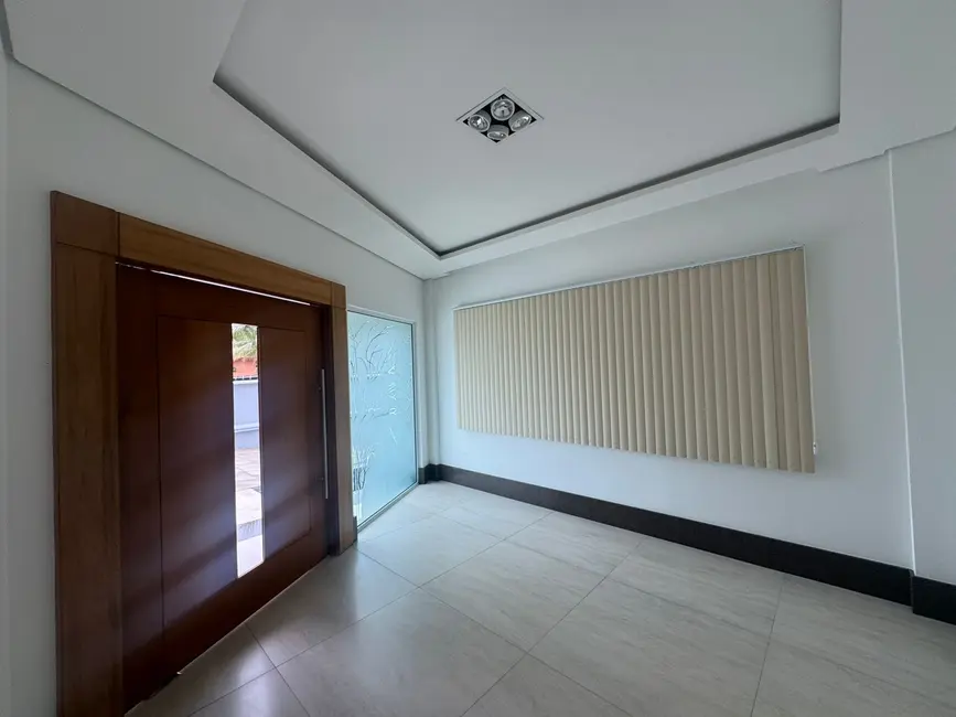 Casa com 3 quartos à venda, 720m2 em Cabeçudas, Itajai - SC - imagem 9 Foto 9 de Casa com 3 quartos à venda, 720m2 em Cabeçudas, Itajai - SC