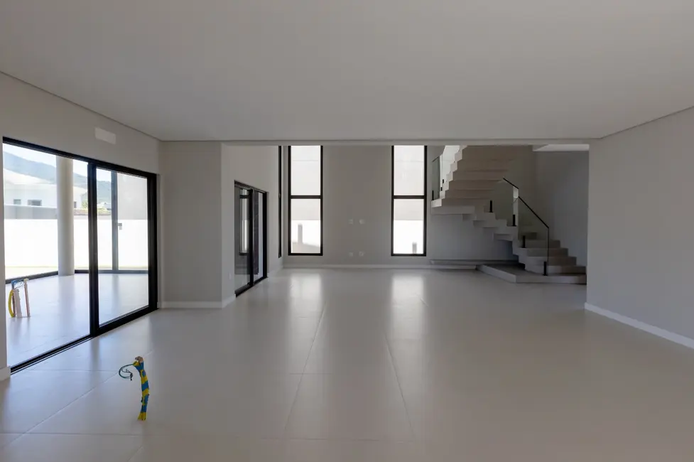Foto 9 de Casa de Condomínio com 3 quartos à venda, 424m2 em Santa Regina, Camboriu - SC