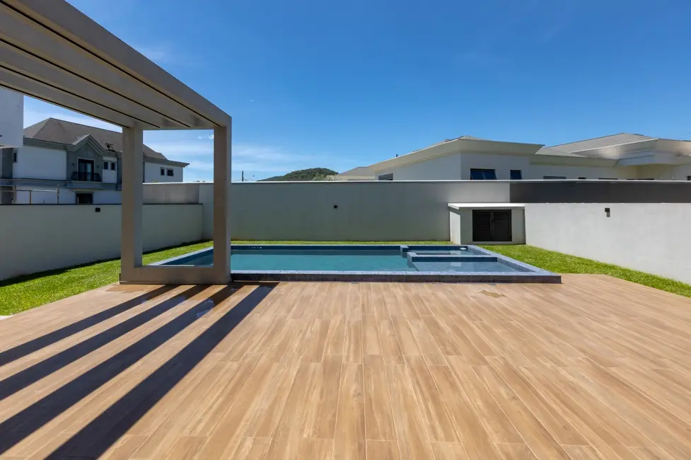 Foto 5 de Casa de Condomínio com 3 quartos à venda, 424m2 em Santa Regina, Camboriu - SC